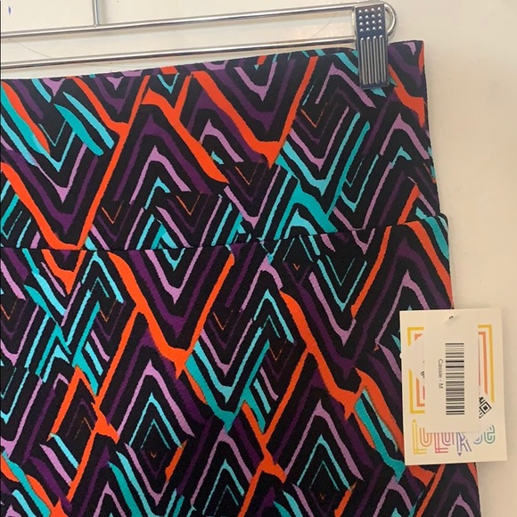 Lularoe Cassie medium - Picture 1 of 4